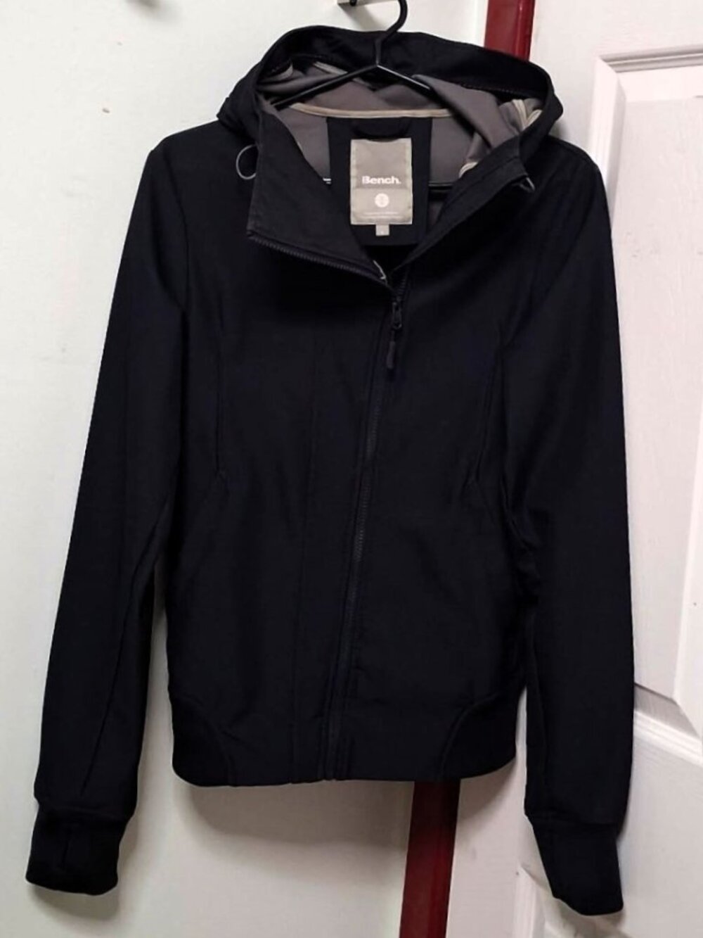 Bench FullZip Hooded Softshell Jacket w/ Thumbholes Fleece Lined Excellent Shape